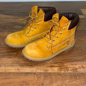 Timberland Premium Leather Waterproof Boots Unisex 6 (men’s) 8 (women’s)